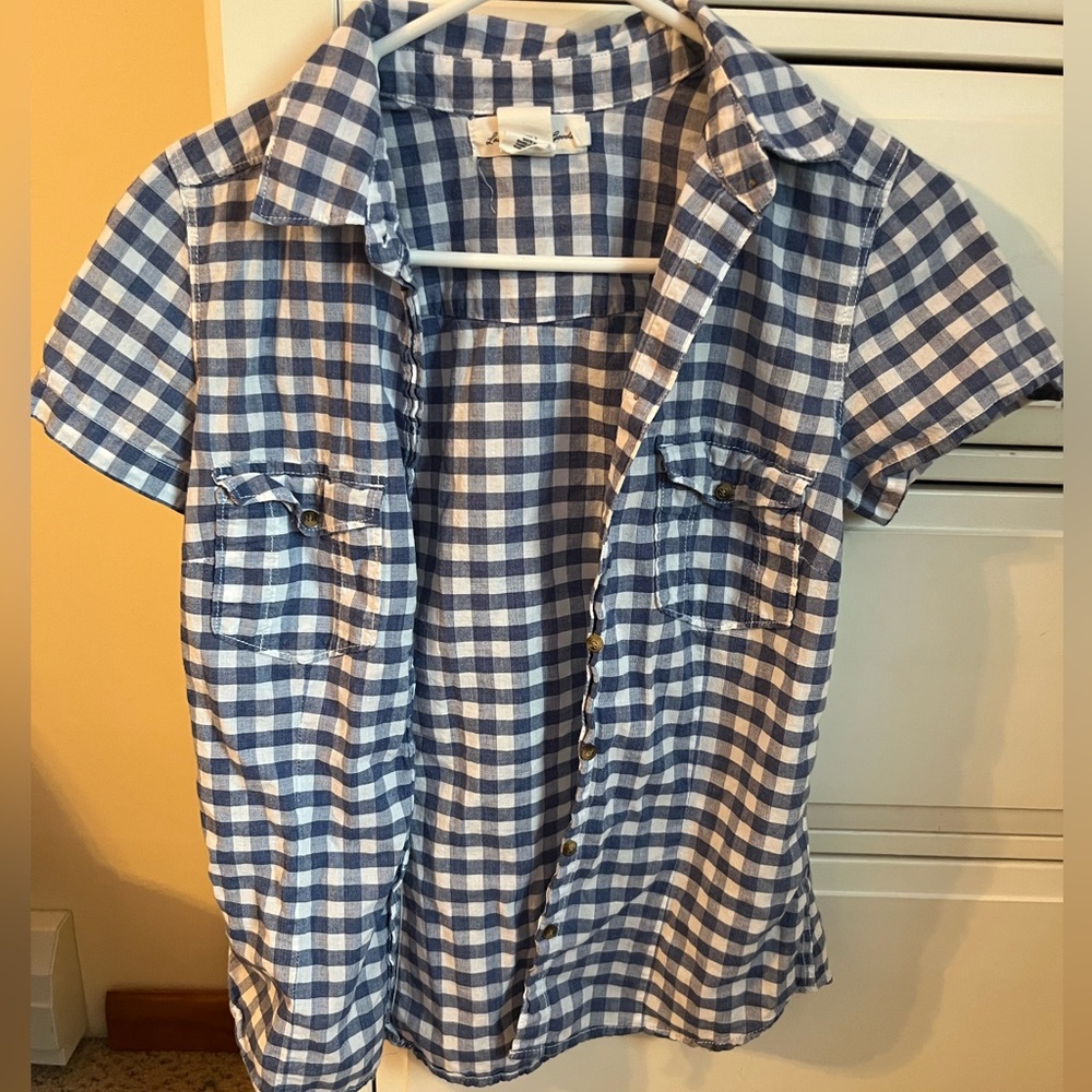 BLUE CHECKERED BUTTON UP